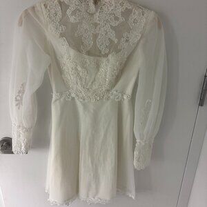 Vintage Lace Wedding Dress – Short Bridal Dress – Size Small
